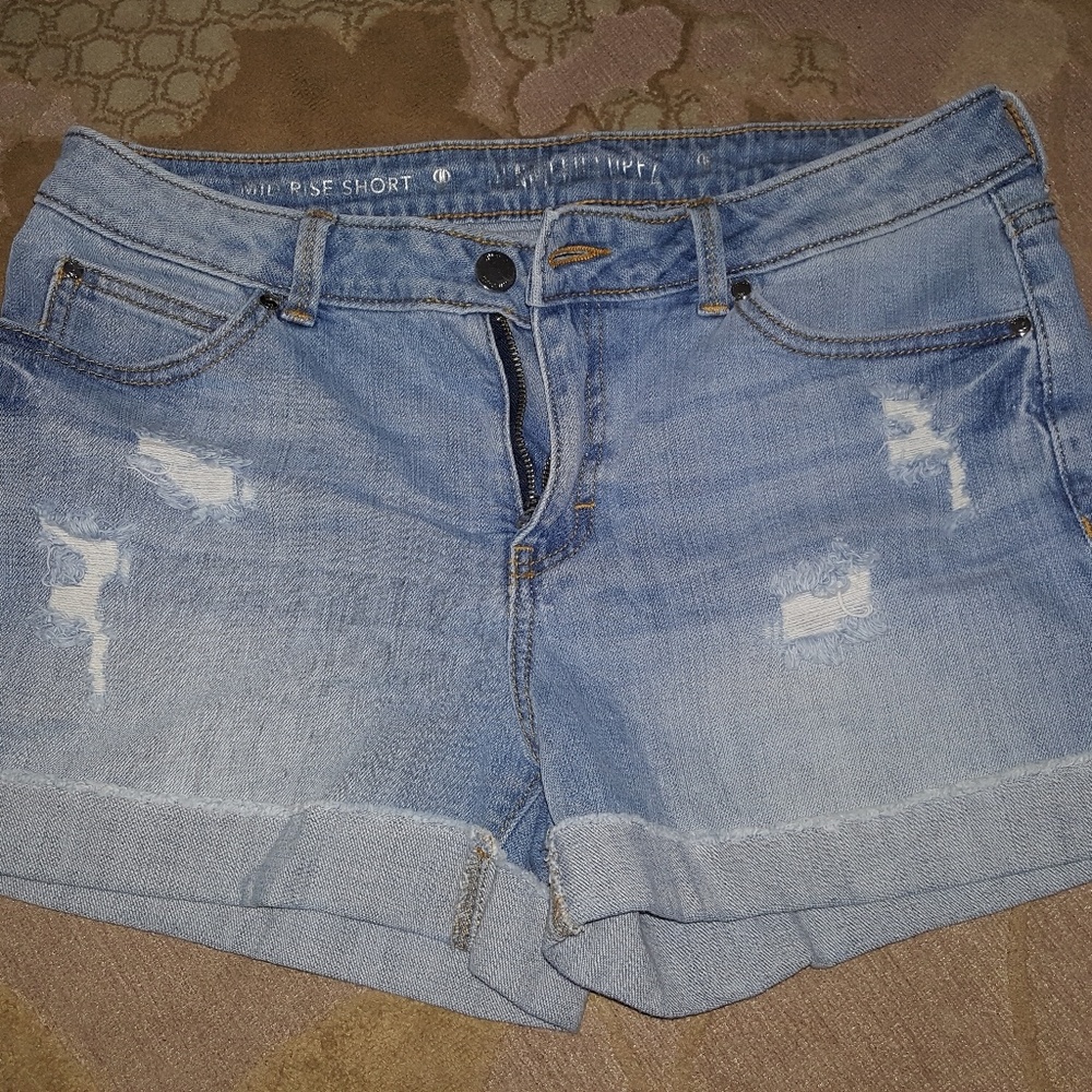 Jennifer Lopez jean shorts
